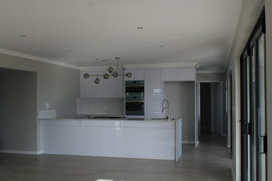 4 Bedroom Property for Sale in Kidds Beach Eastern Cape